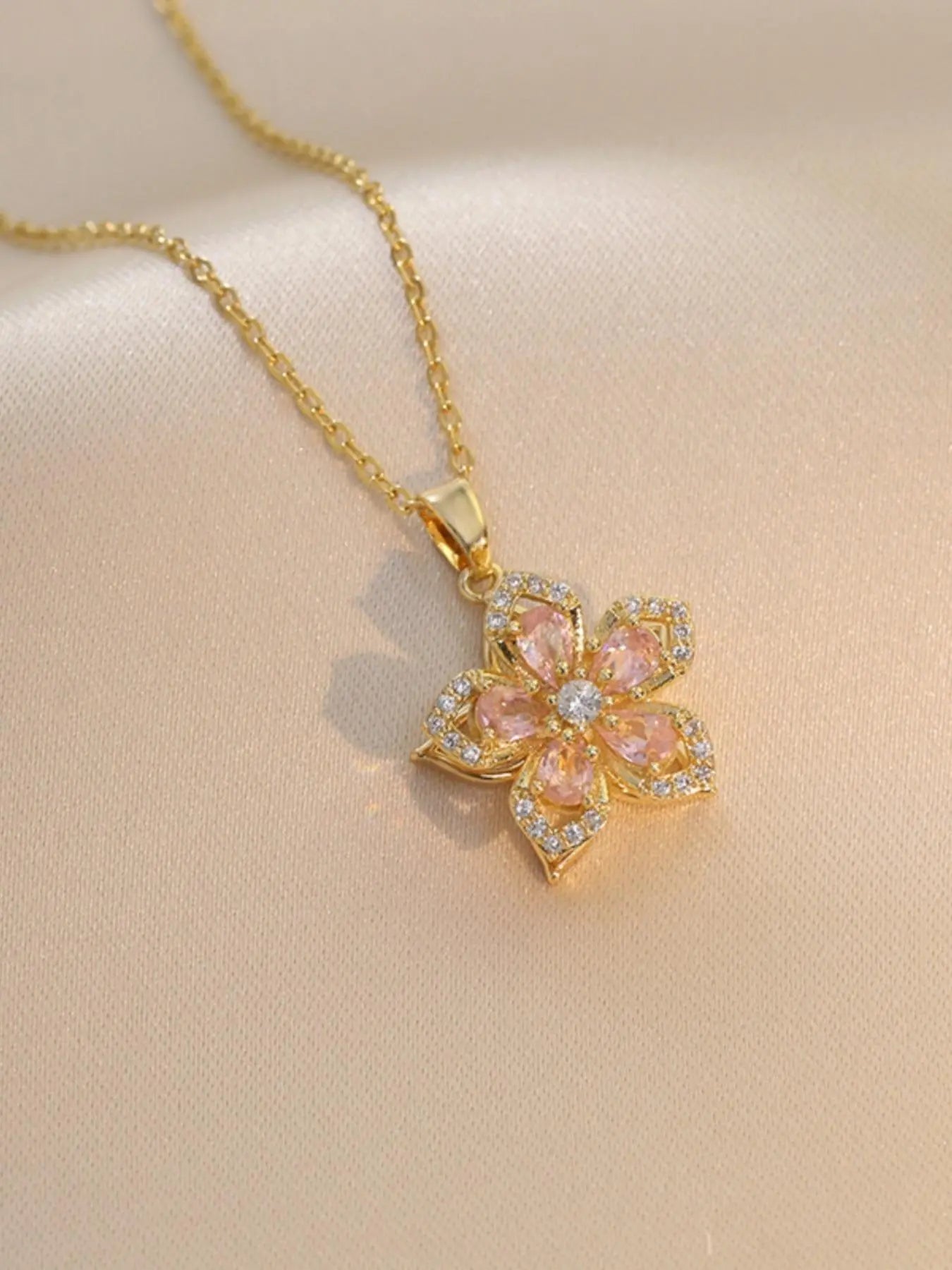 Rhinestone Flower Pendant Necklace
