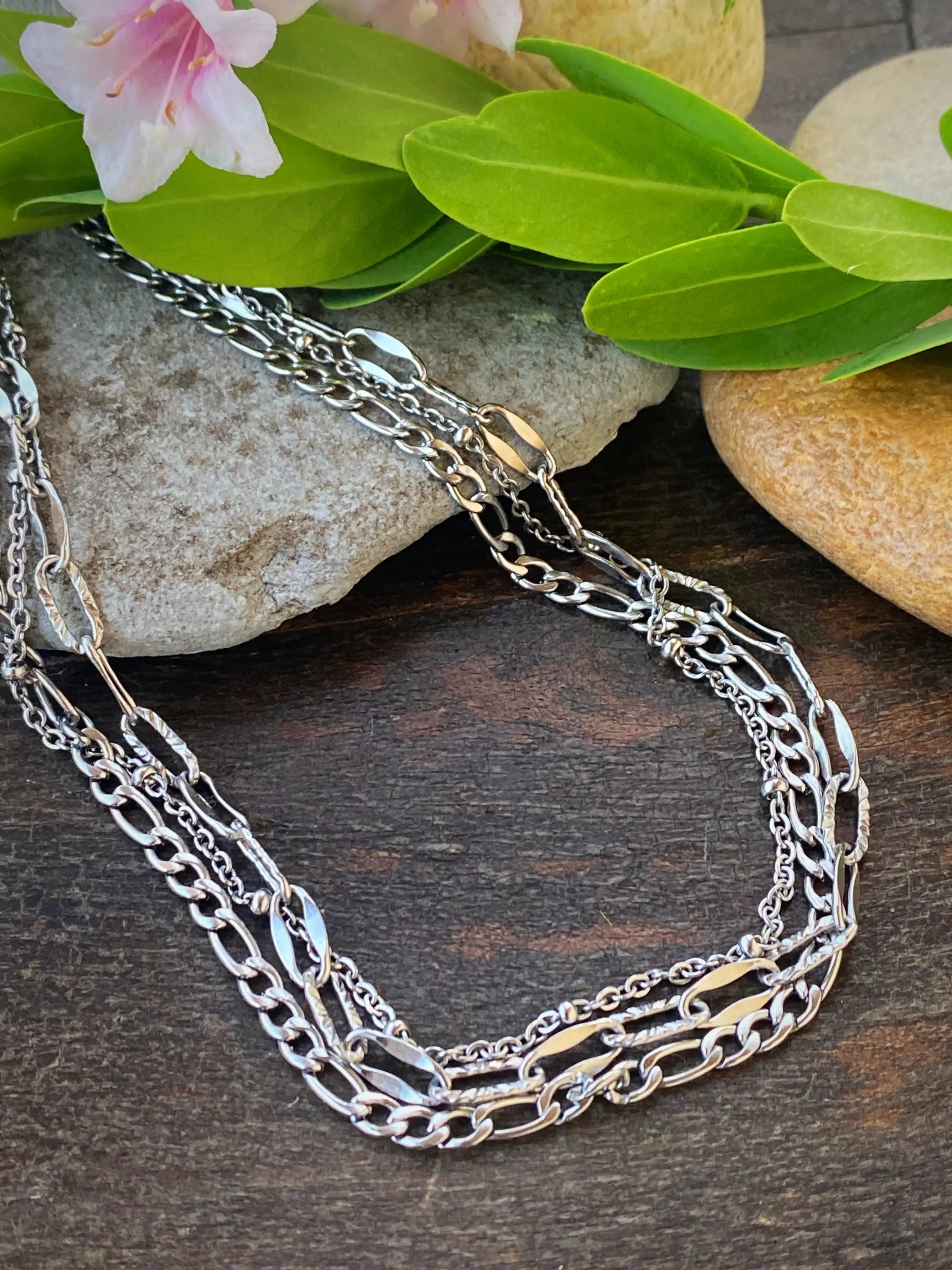 MULTI CHAIN NECKLACE