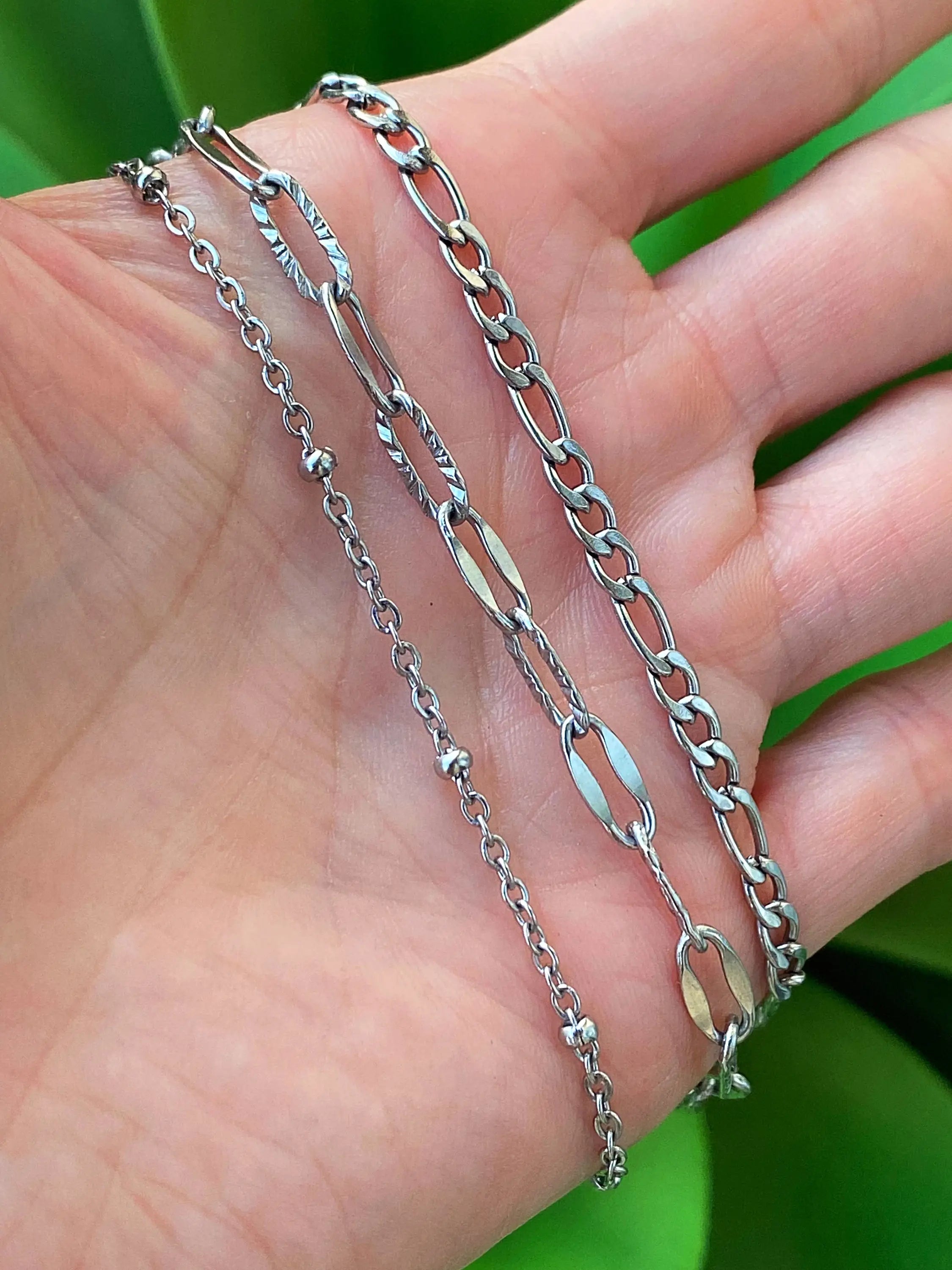 MULTI CHAIN NECKLACE