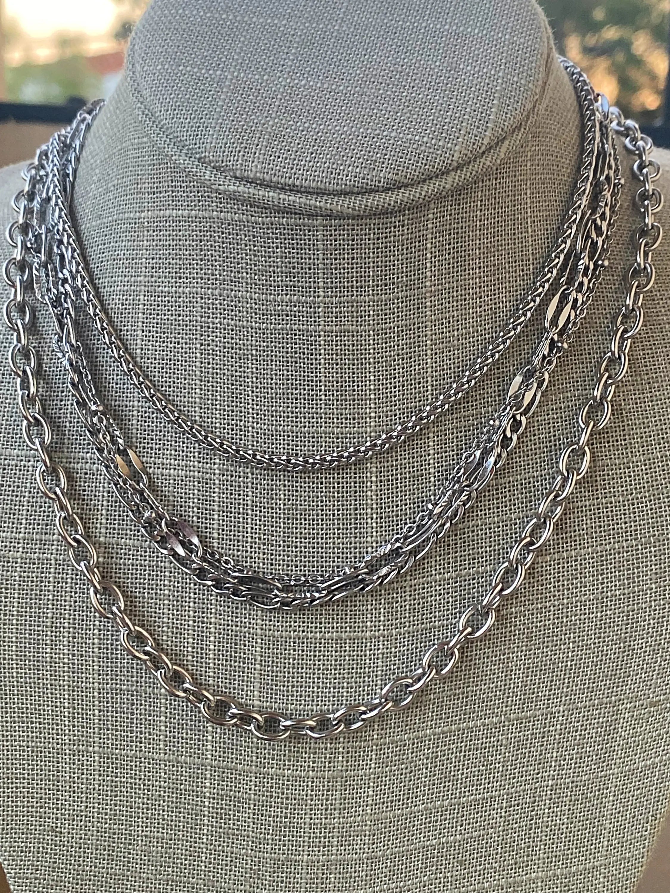 MULTI CHAIN NECKLACE